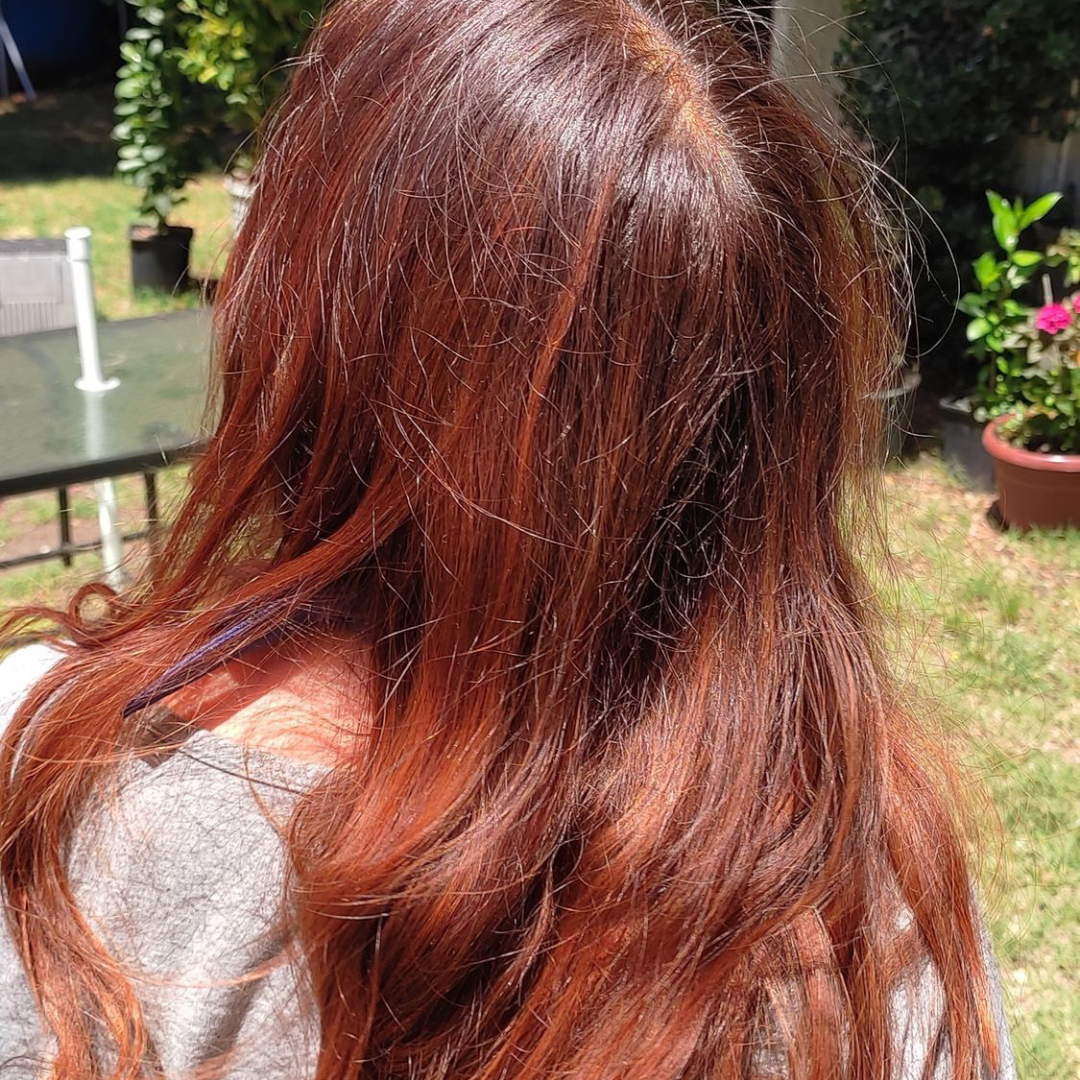 Cabello después de teñir con henna natural - Henna Lovers